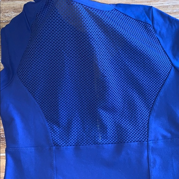 Miraclesuit Crew Neck Workout Tee Blue Small NWT - Picture 10 of 14